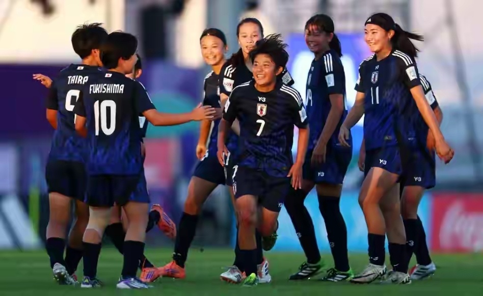 遭遇惨败, 包括, 前两名 遭遇惨败, 包括, 前两名