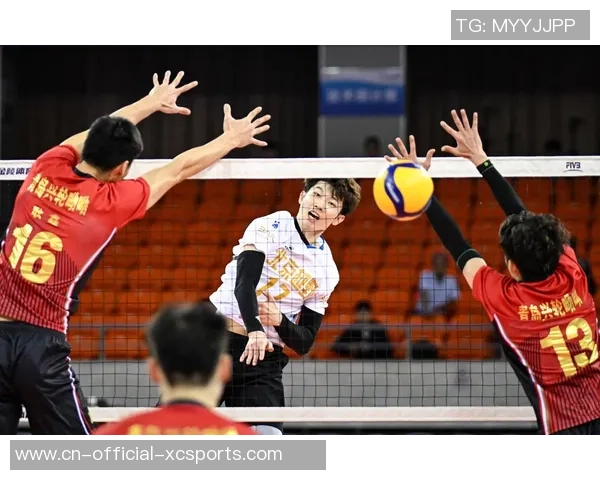 排球—— 男人20岁以下组小组赛：山东队胜河北队